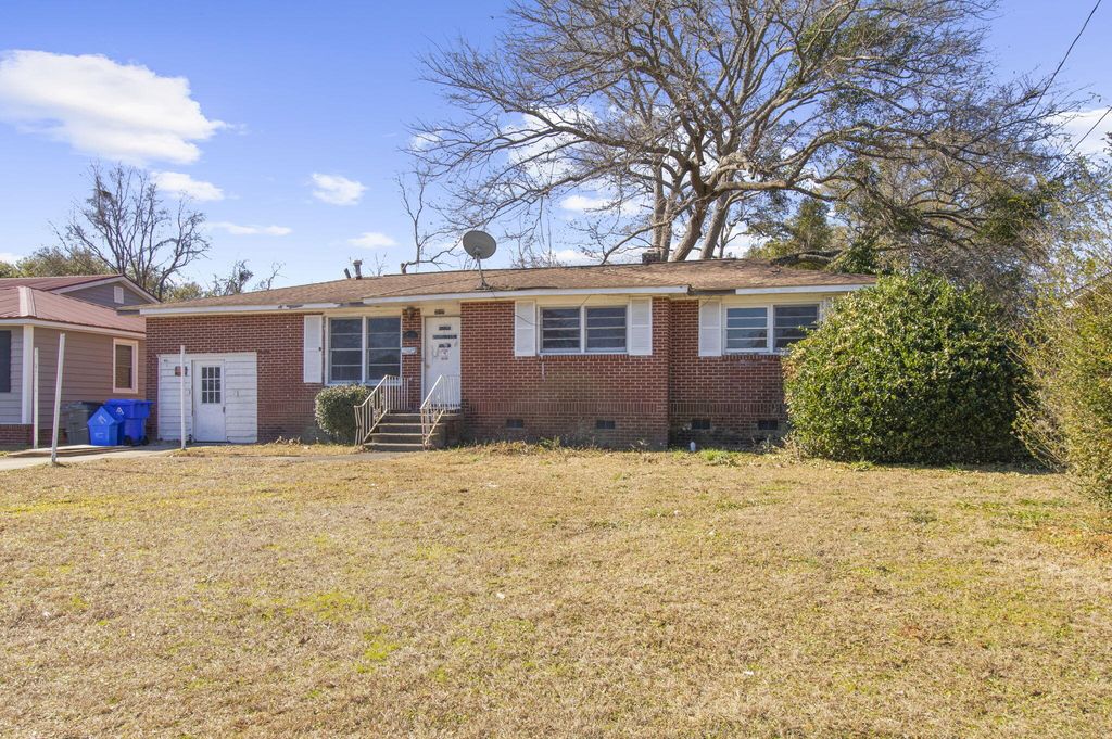 Photo of 2711 Kershaw Street, North Charleston, SC 29405 (MLS # 26002486)