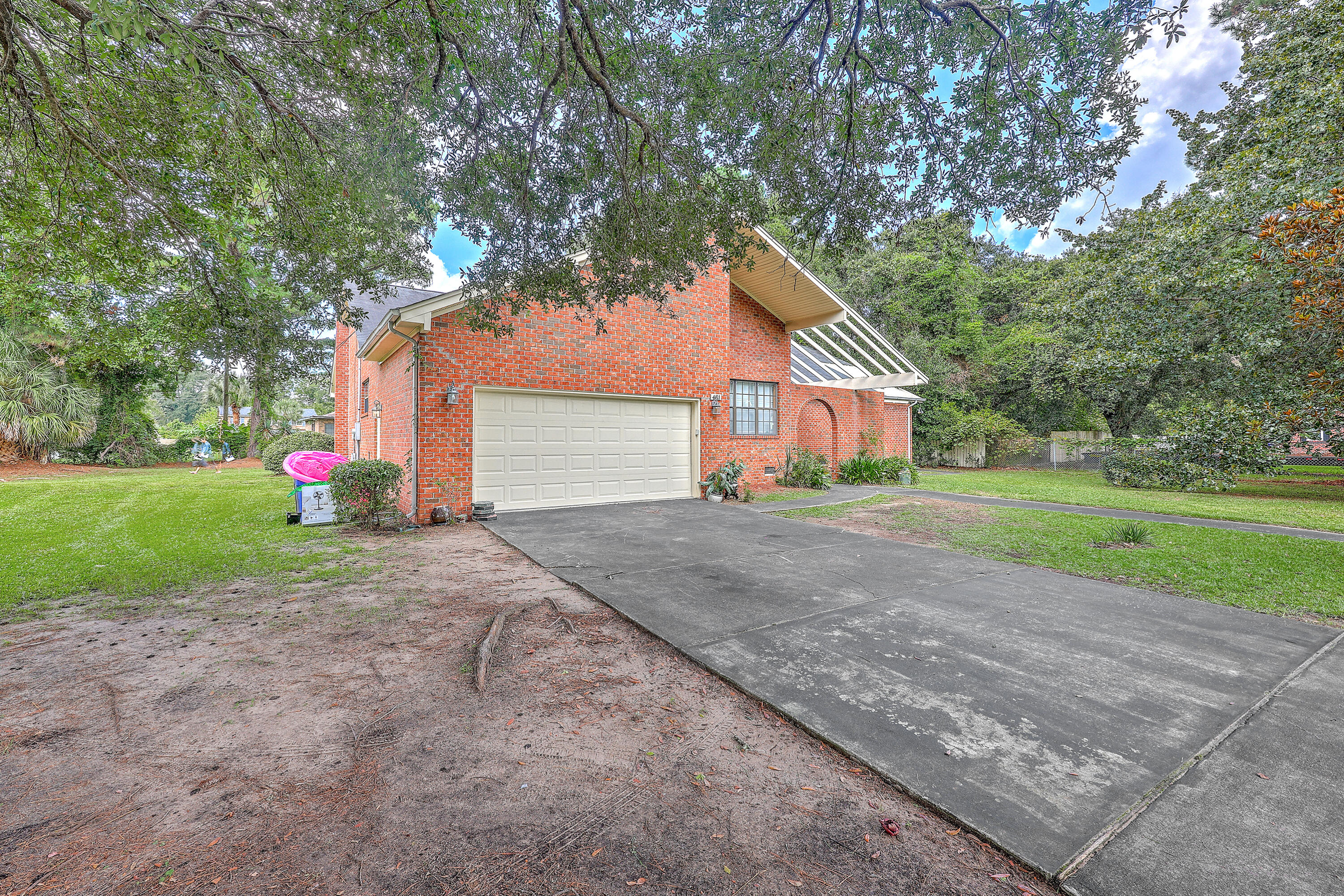 481 Lillie And Rebecca Lane