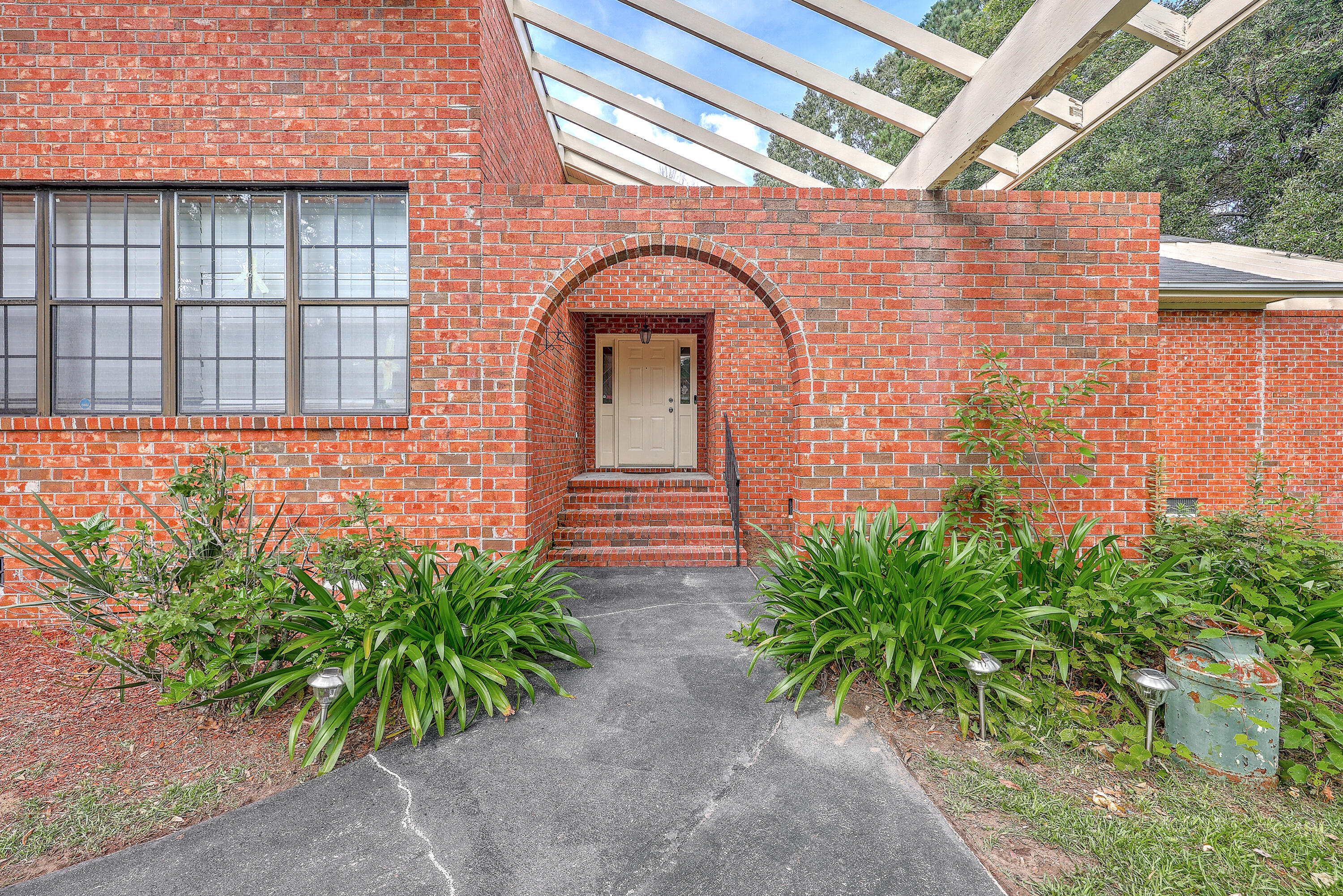 481 Lillie And Rebecca Lane