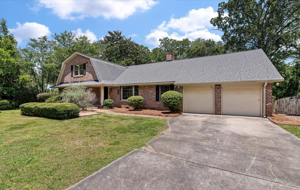 Photo of 1422 Alden Drive, Charleston, SC 29407 (MLS # 25018474)