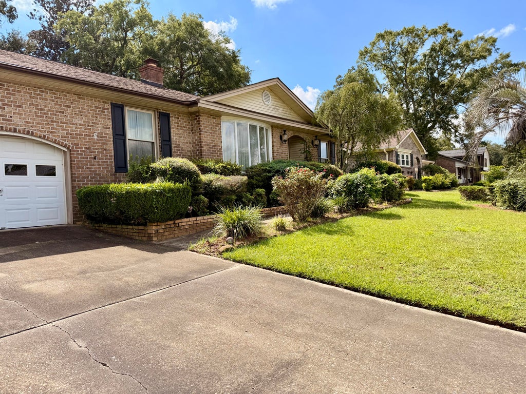 Photo of 4351 Helene Drive, North Charleston, SC 29418 (MLS # 26026315)
