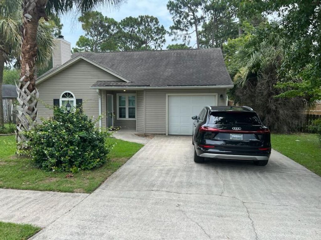 Photo of 1304 Cadet Court, Mount Pleasant, SC 29466 (MLS # 25018614)