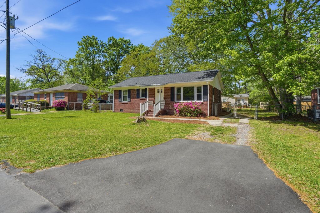 Photo of 331 Annette Drive, Goose Creek, SC 29445 (MLS # 26009227)