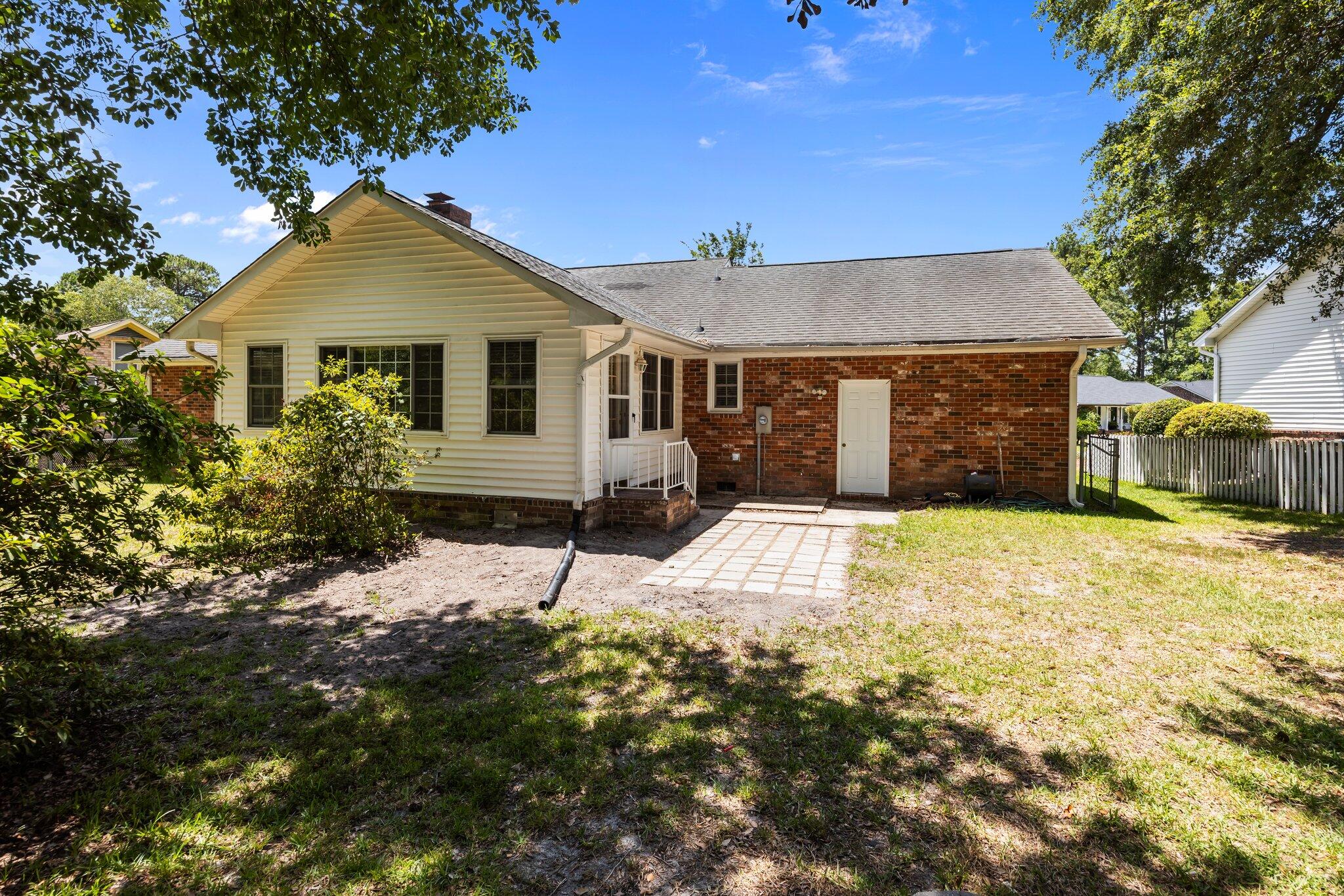 Summerville, South Carolina 29485, United States, 3 Bedrooms Bedrooms, ,2 BathroomsBathrooms,Residential,Active,163444