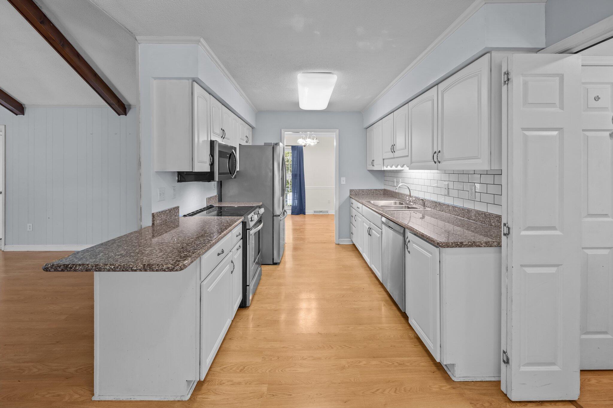 Summerville, South Carolina 29485, United States, 3 Bedrooms Bedrooms, ,2 BathroomsBathrooms,Residential,Active,163444