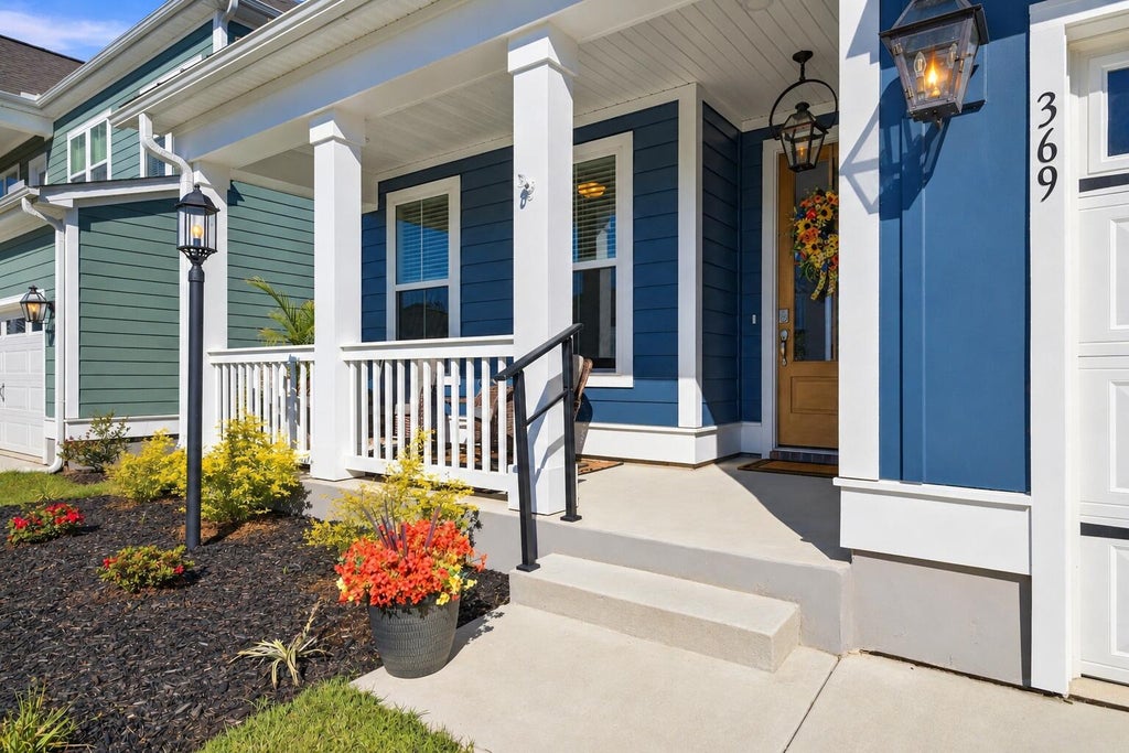 Photo of 369 Wappoo Trace Lane, Summerville, SC 29486 (MLS # 26028438)