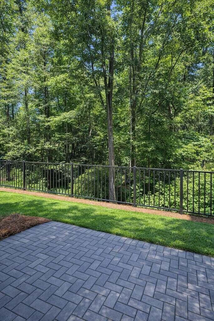475 Caledon Court