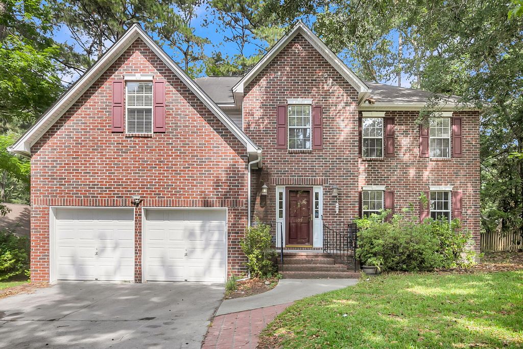 Photo of 109 Hulton Lane, Summerville, SC 29485 (MLS # 26013372)
