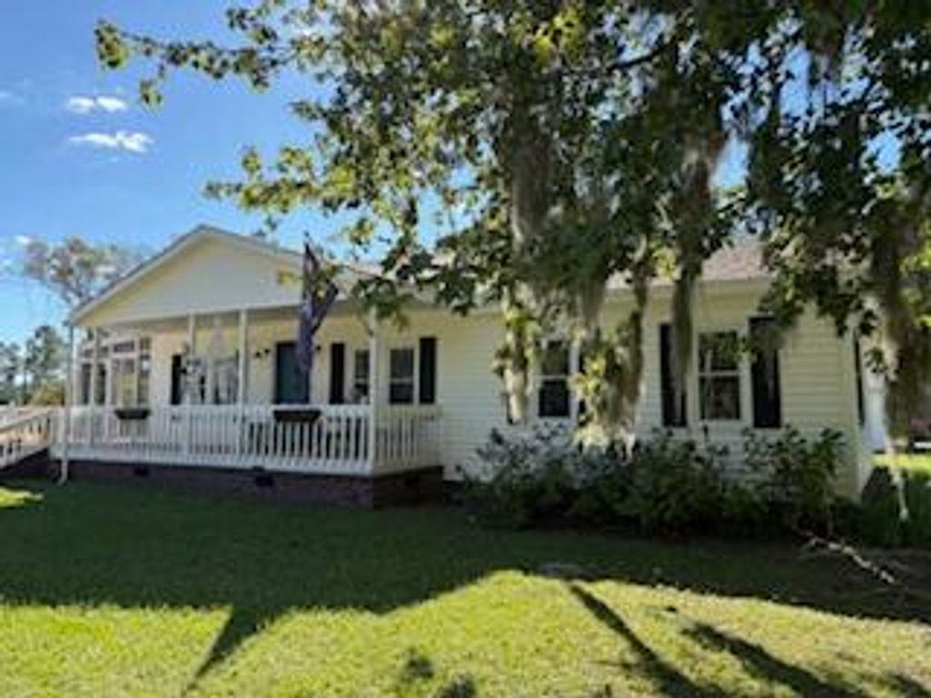 Photo of 1310 River Road Rd, McClellanville, SC 29458 (MLS # 25028519)