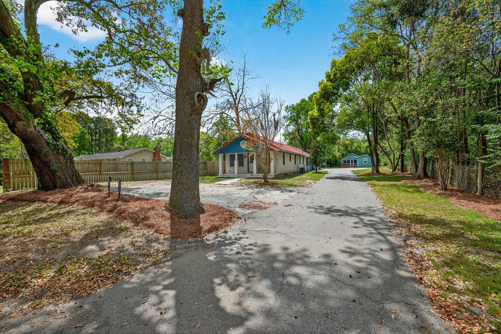 Photo of 4319 Davison Road, Ravenel, SC 29470 (MLS # 26011251)