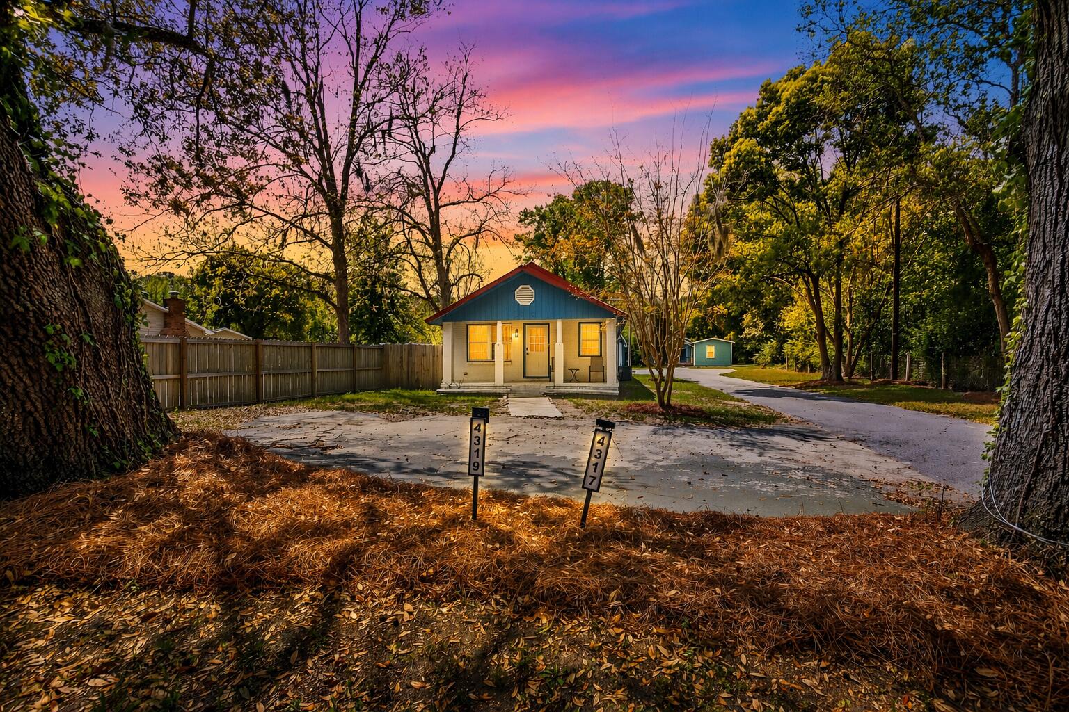 4319&4317 Davison Road