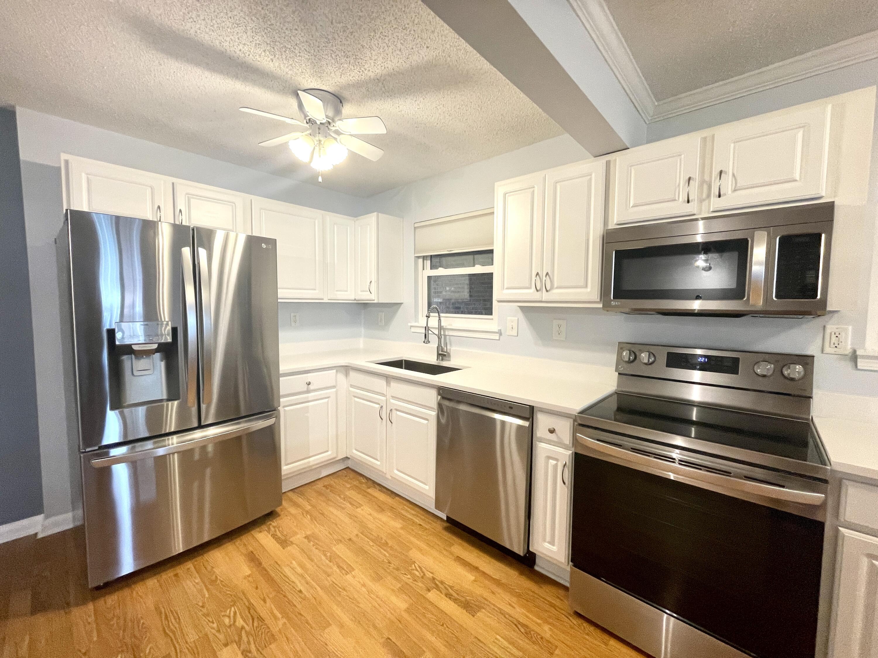 415 Parkdale Drive 2a