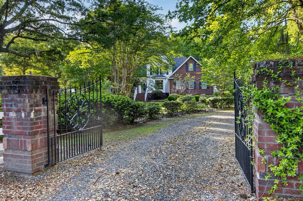 Photo of 1882 Central Park Road, Charleston, SC 29412 (MLS # 26013318)