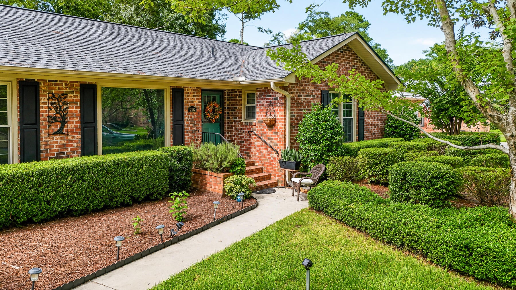 216 Chessington Circle