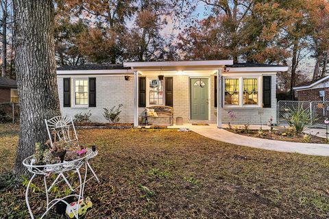 A home in North Charleston