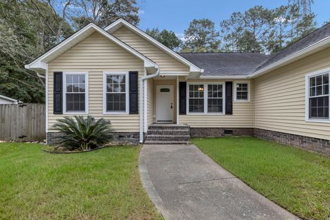 Photo of 212 Trestlewood Drive, Summerville, SC 29486 (MLS # 25027582)