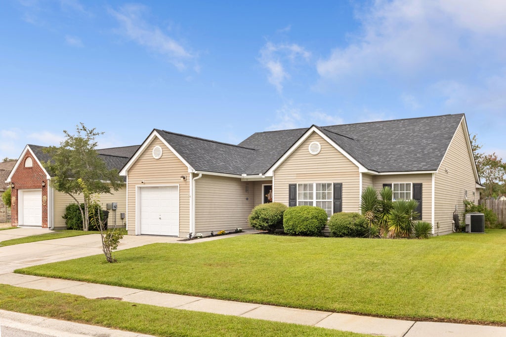 Photo of 110 Delafield Drive, Summerville, SC 29483 (MLS # 26028171)