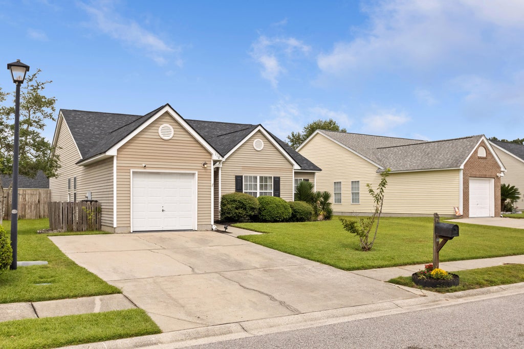 Photo of 110 Delafield Drive, Summerville, SC 29483 (MLS # 26028171)