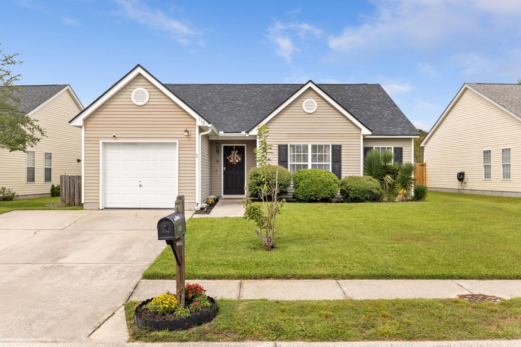 Photo of 110 Delafield Drive, Summerville, SC 29483 (MLS # 26028171)