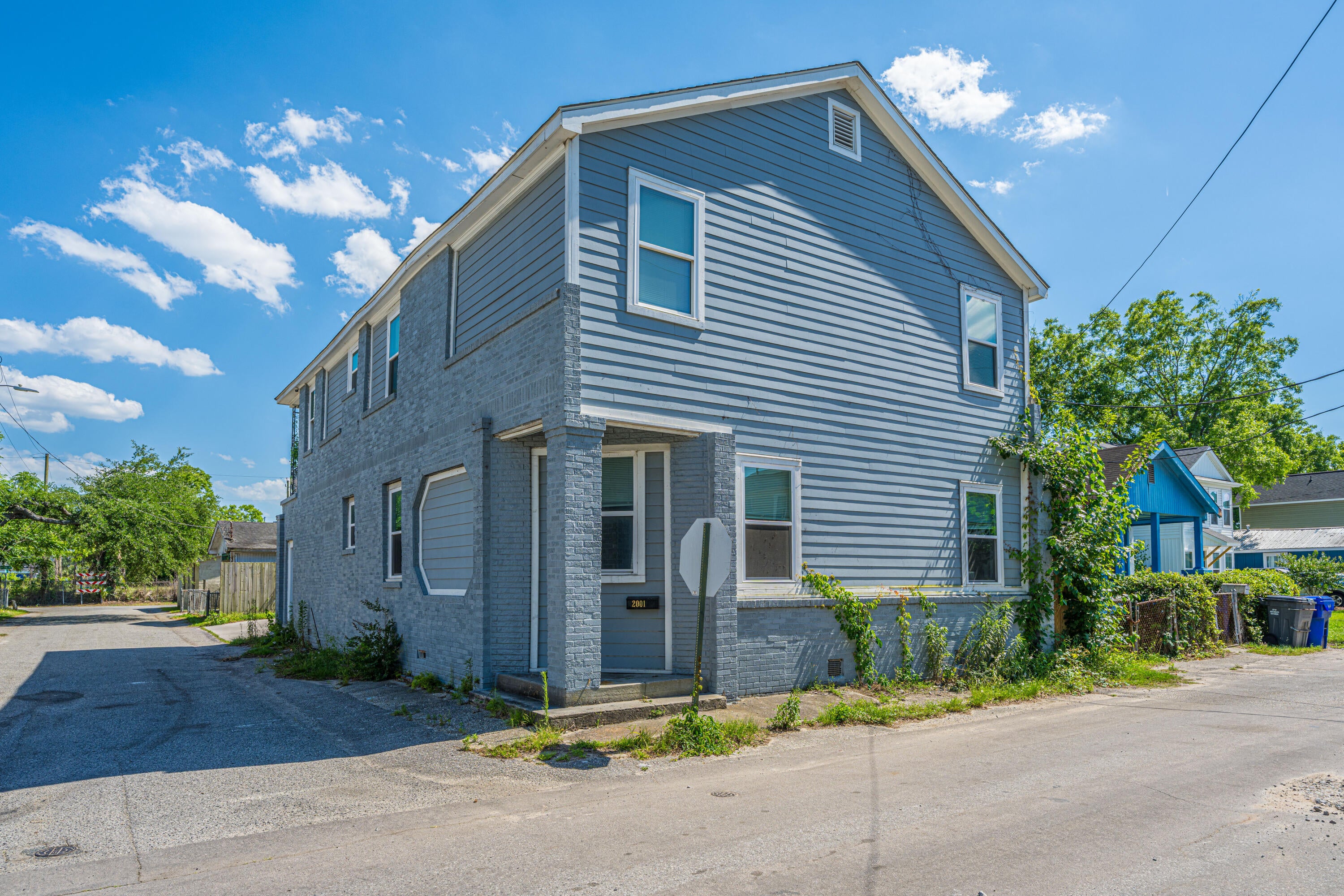 2001 Hugo Avenue A And B