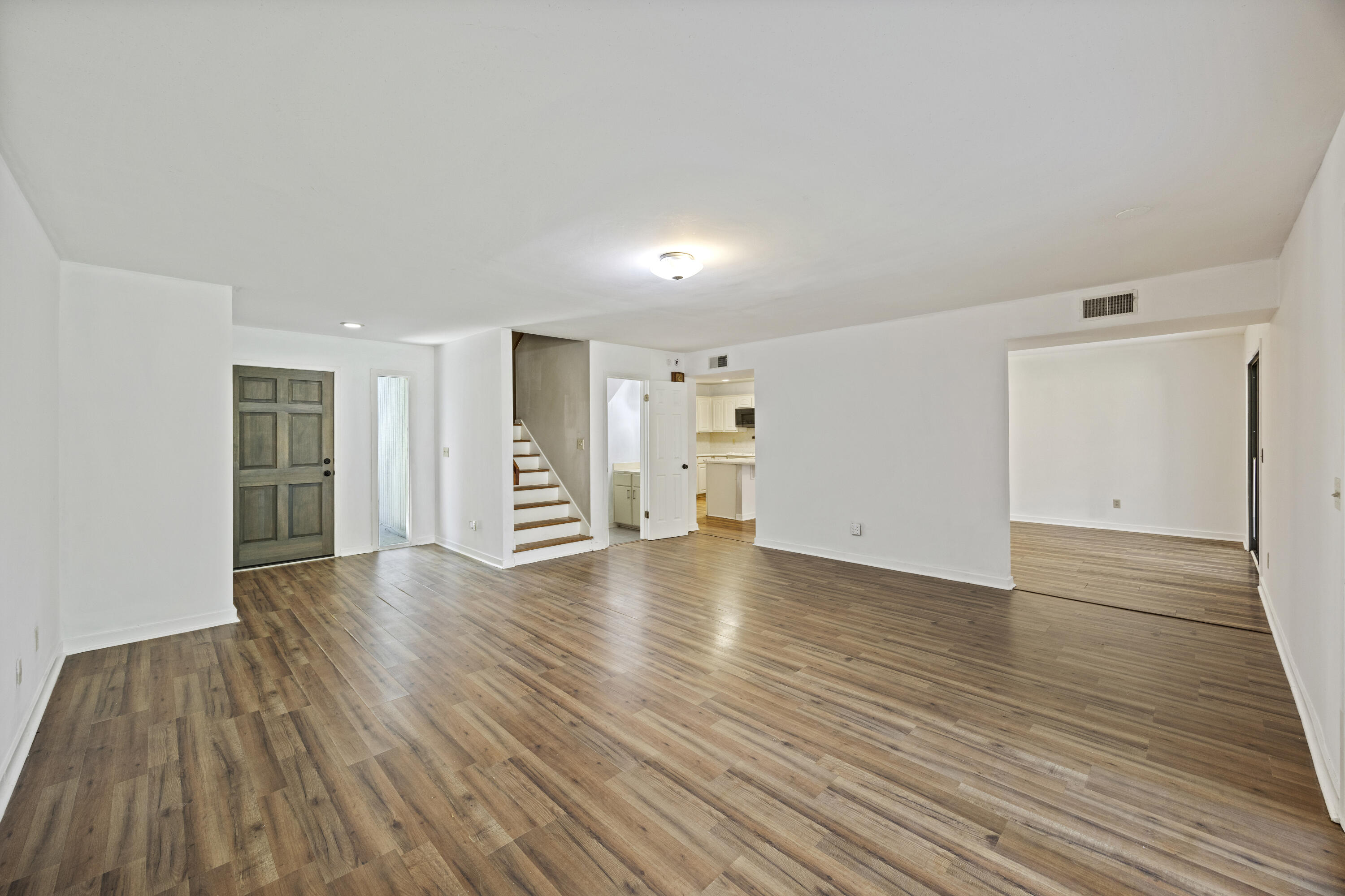 9 Stallion Court