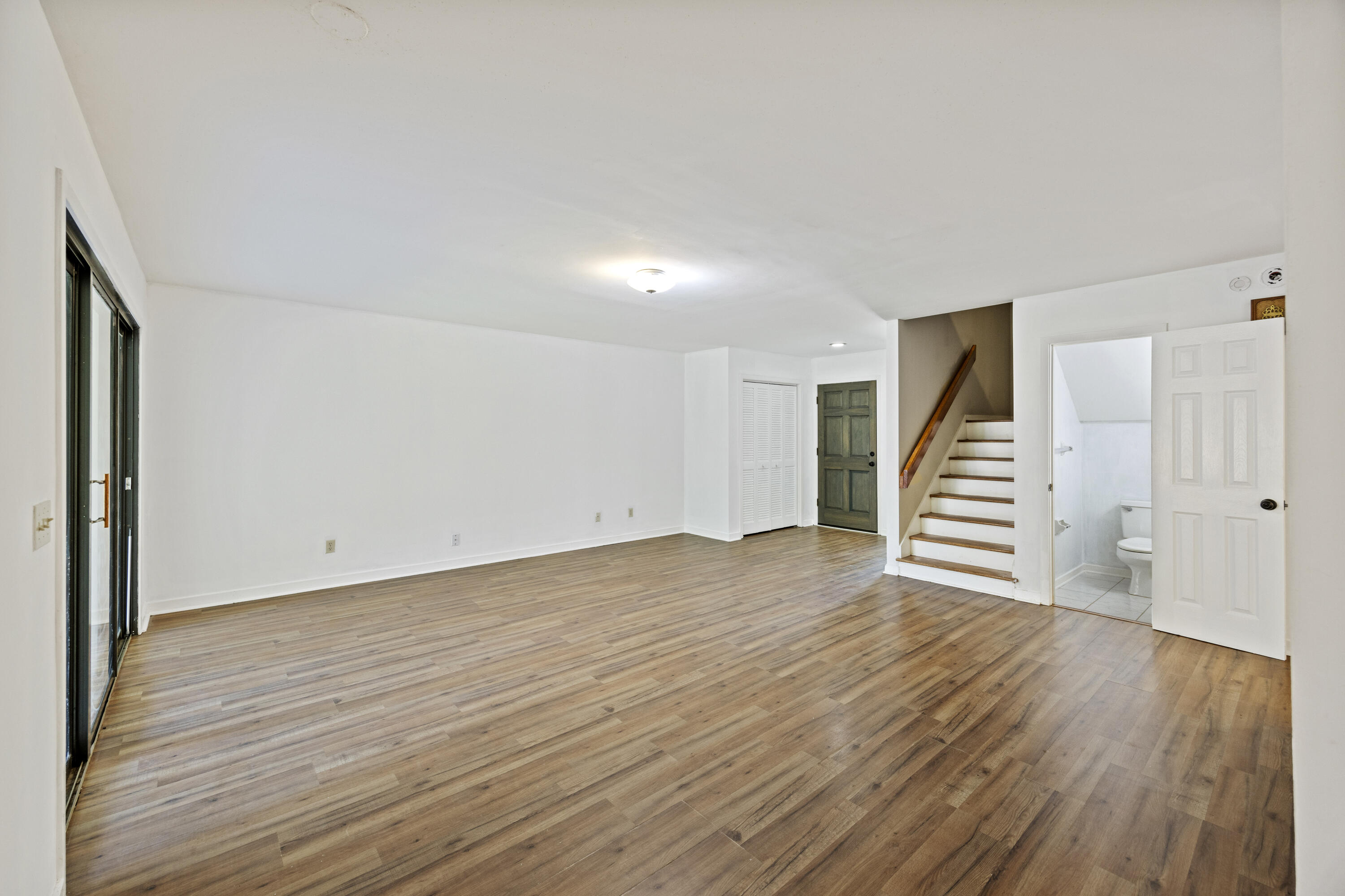 9 Stallion Court