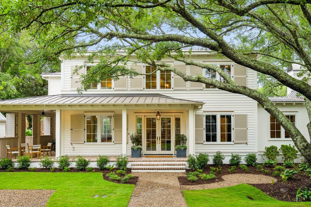 Photo of 1323 Wayne Street, Mount Pleasant, SC 29464 (MLS # 26016155)