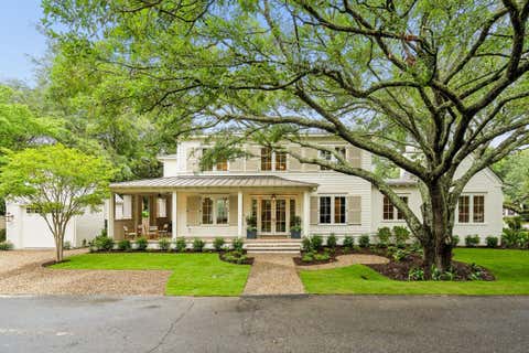Photo of 1323 Wayne Street, Mount Pleasant, SC 29464 (MLS # 26016155)
