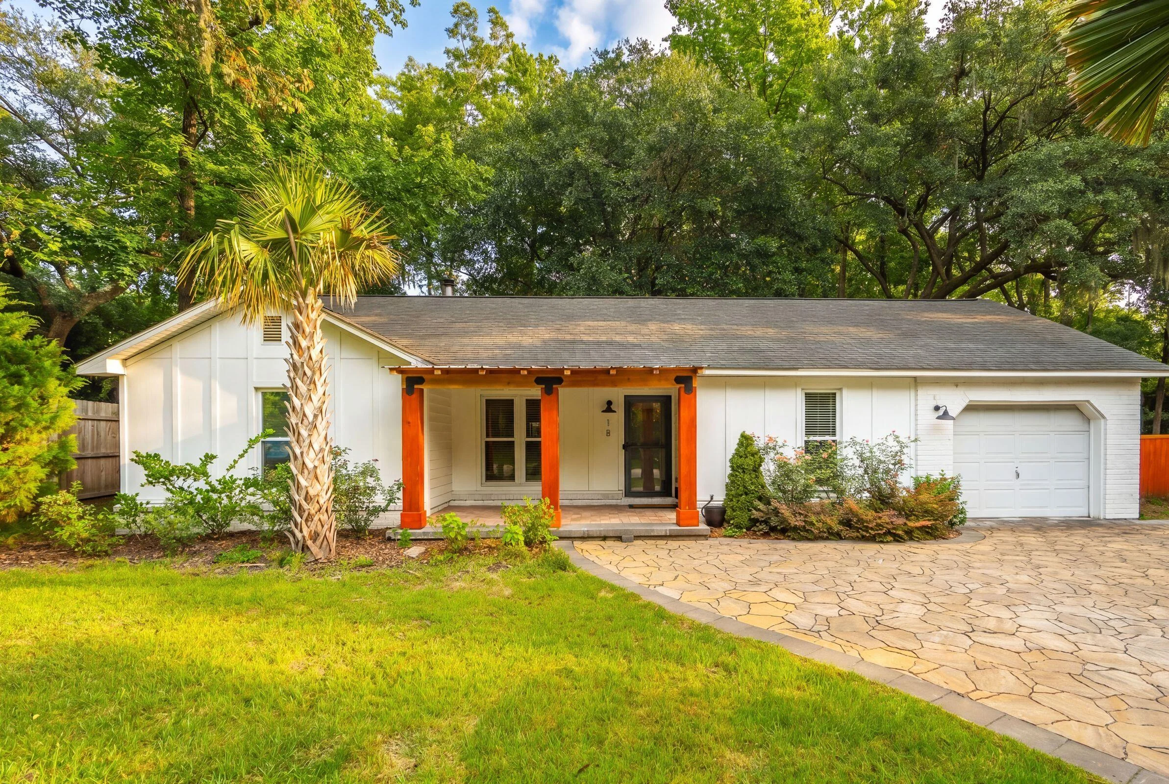 18 Hillcreek Boulevard