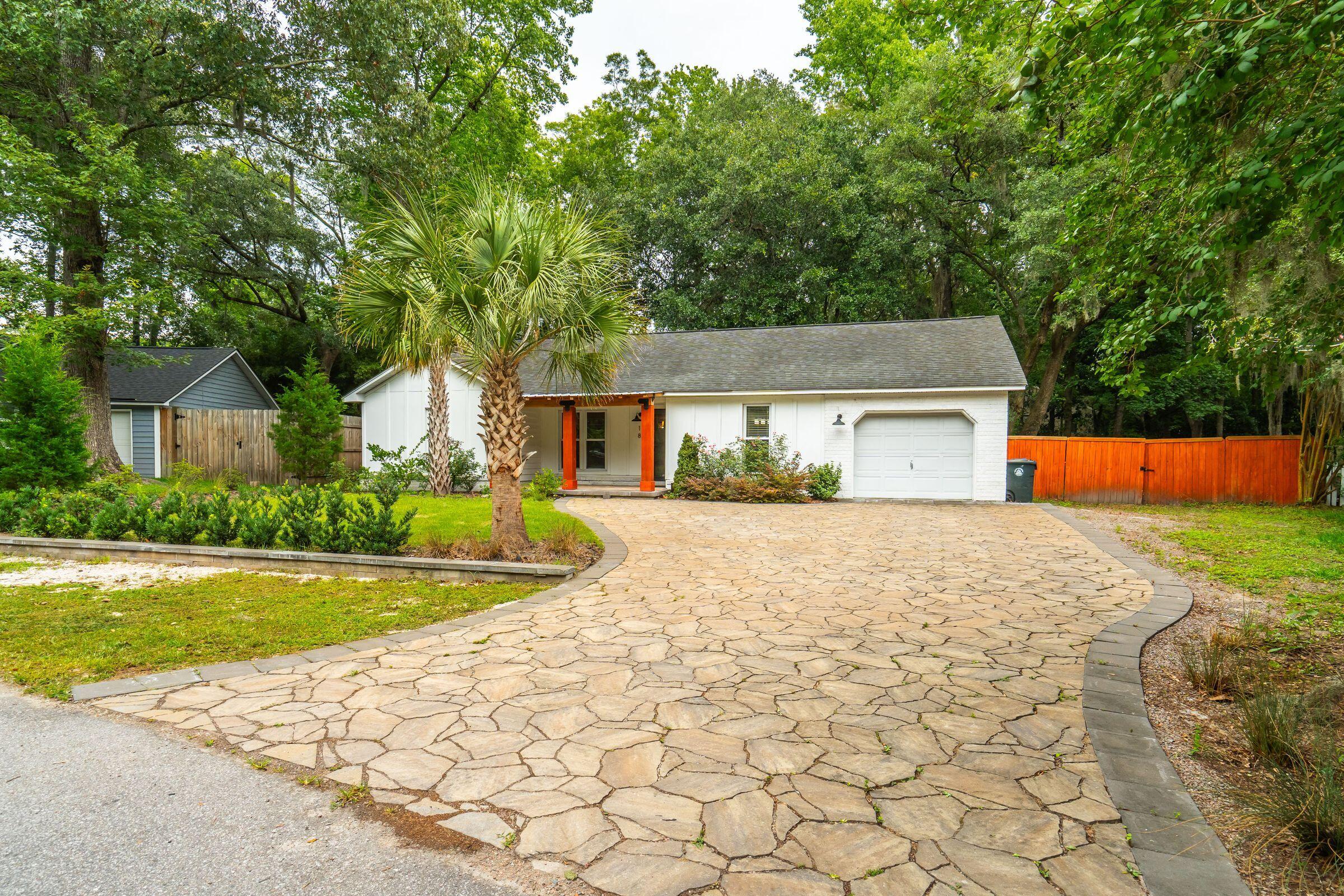 18 Hillcreek Boulevard
