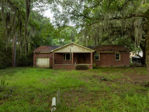 Photo of 388 5th Avenue, Mount Pleasant, SC 29464 (MLS # 26023435)