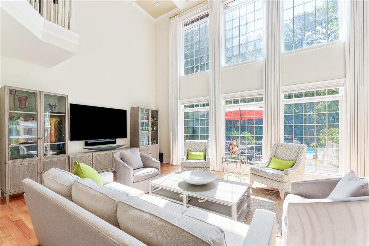 3171 Pignatelli Crescent
