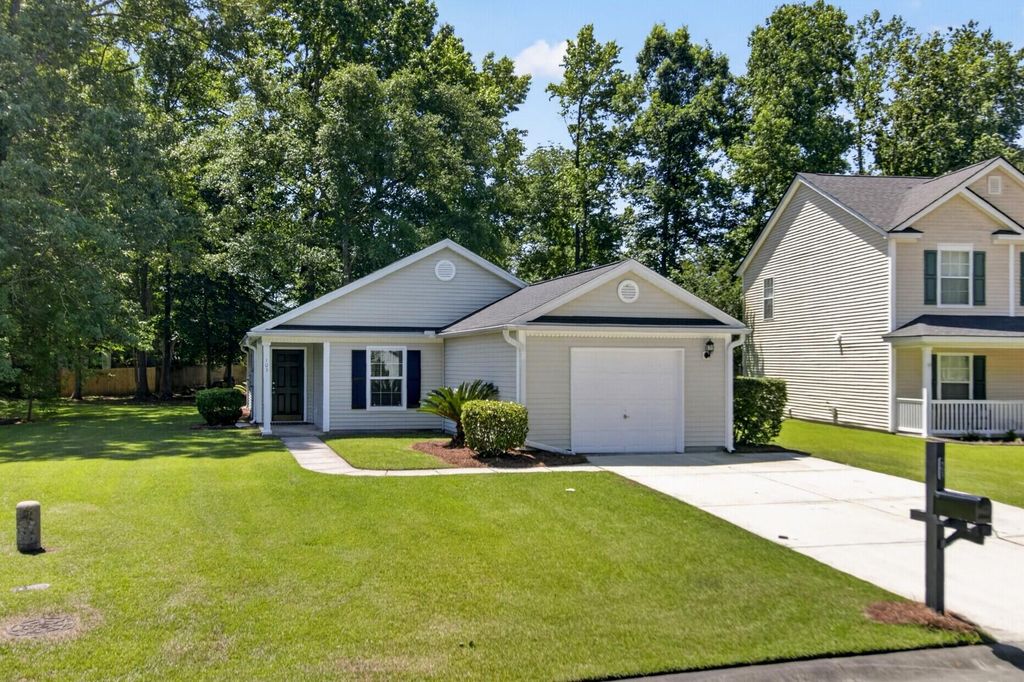 Photo of 103 Bill Park Drive, Summerville, SC 29485 (MLS # 26014095)