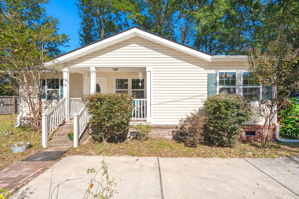 Photo of 123 Rocky Hill Road, Moncks Corner, SC 29461 (MLS # 26029361)