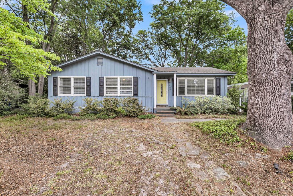 Photo of 1326 Stoney Street, Charleston, SC 29407 (MLS # 26012702)