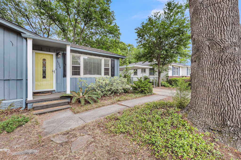 Photo of 1326 Stoney Street, Charleston, SC 29407 (MLS # 26012702)