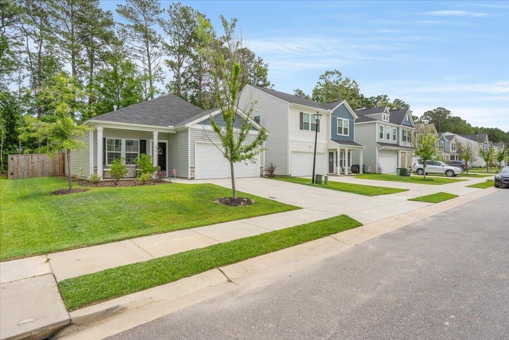 Photo of 312 O'Leary Circle, Summerville, SC 29483 (MLS # 26014239)