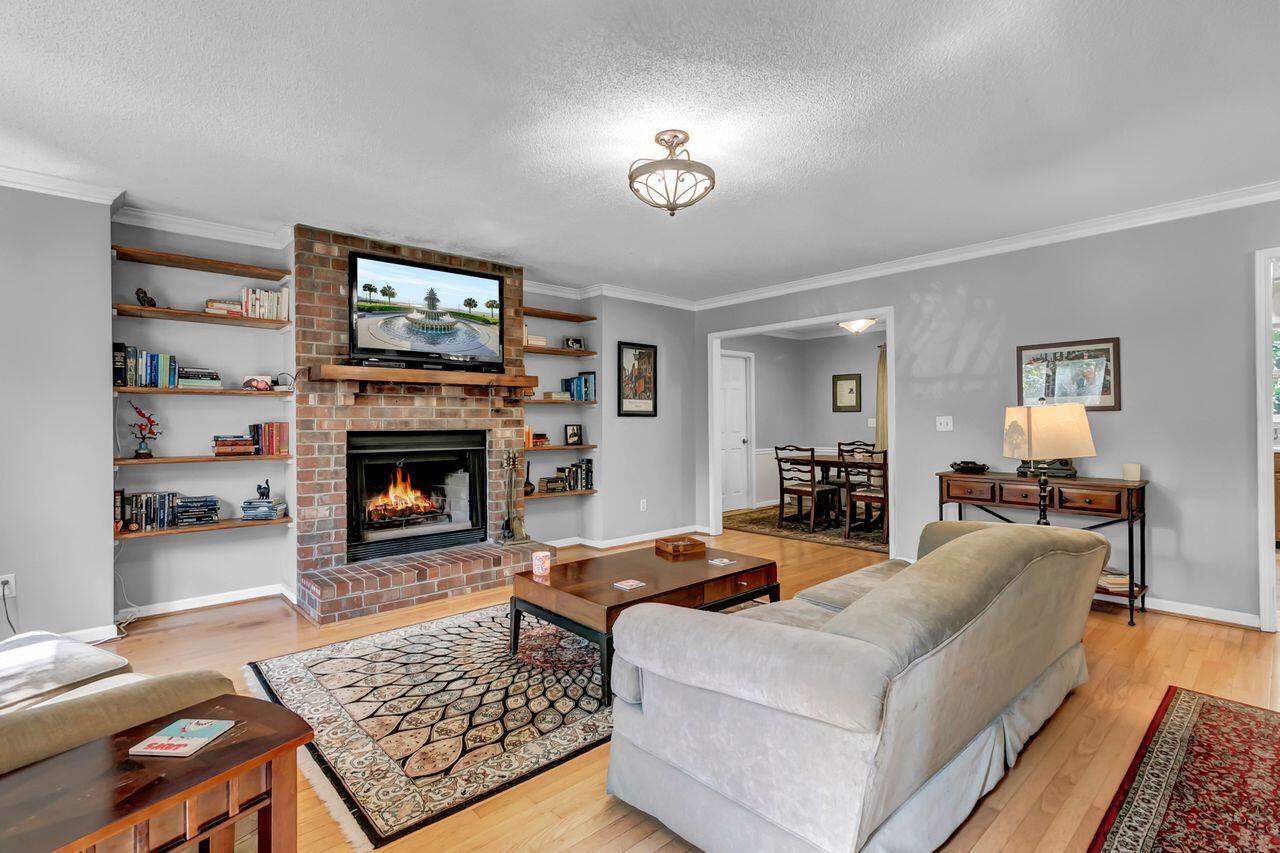 1885 Paddy Place