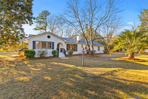 A home in Pineville