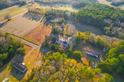 A home in Pineville