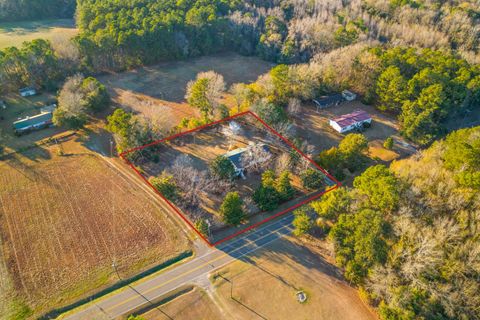 A home in Pineville