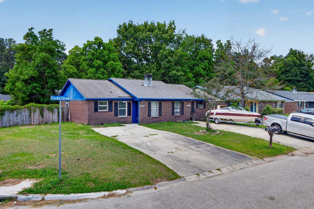 Photo of 350 Dorchester Manor Boulevard, Charleston, SC 29420 (MLS # 26015823)