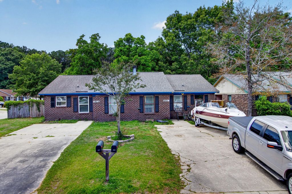 Photo of 350 Dorchester Manor Boulevard, Charleston, SC 29420 (MLS # 26015823)