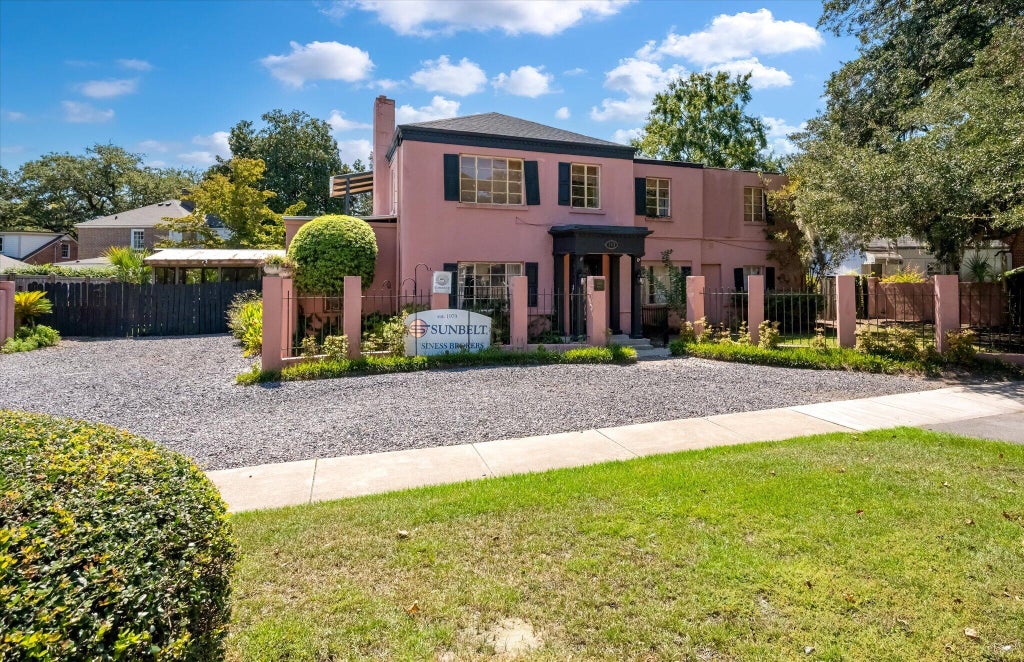 Photo of 565 Savannah Highway, Charleston, SC 29407 (MLS # 26026126)
