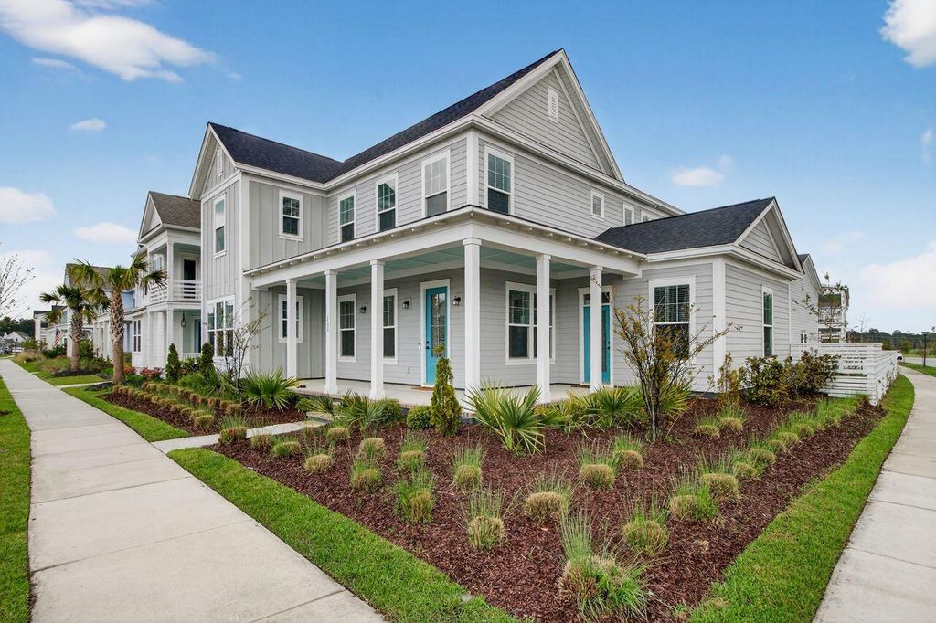 Photo of 200 Symphony Avenue, Summerville, SC 29486 (MLS # 26008603)