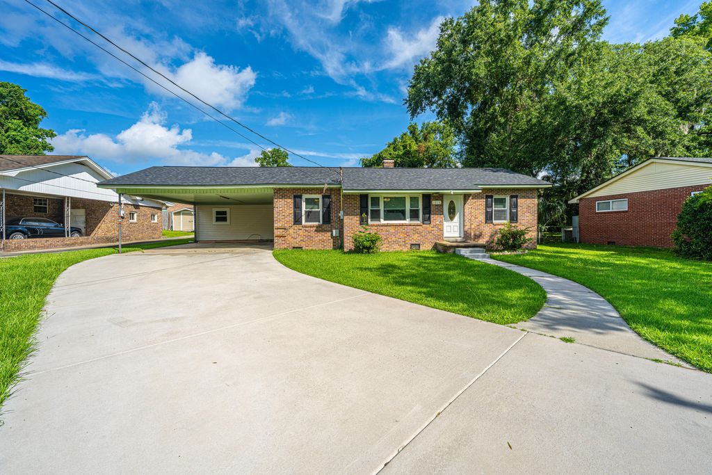 Photo of 1010 W Recess Road, Hanahan, SC 29410 (MLS # 26009973)