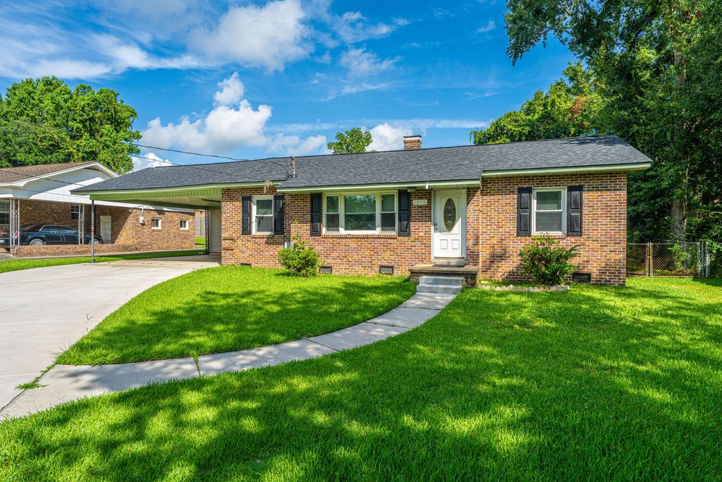 Photo of 1010 W Recess Road, Hanahan, SC 29410 (MLS # 26009973)