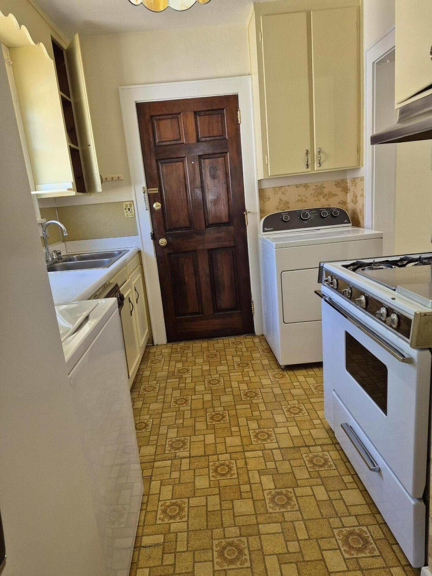 2623 Woodlawn Avenue