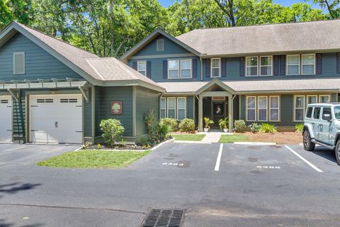 A home in North Charleston