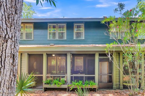 A home in North Charleston